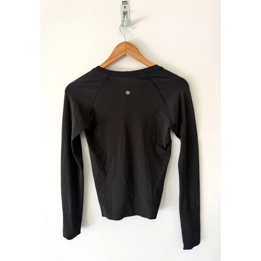 Lululemon Swiftly Tech 2.0 Shirt Size 6 Black Athletic Workout Gym Top